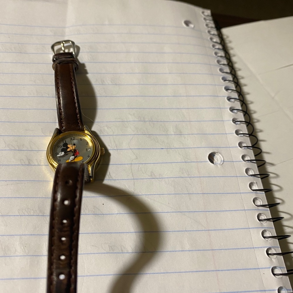 Women’s classic Mickey watch with date